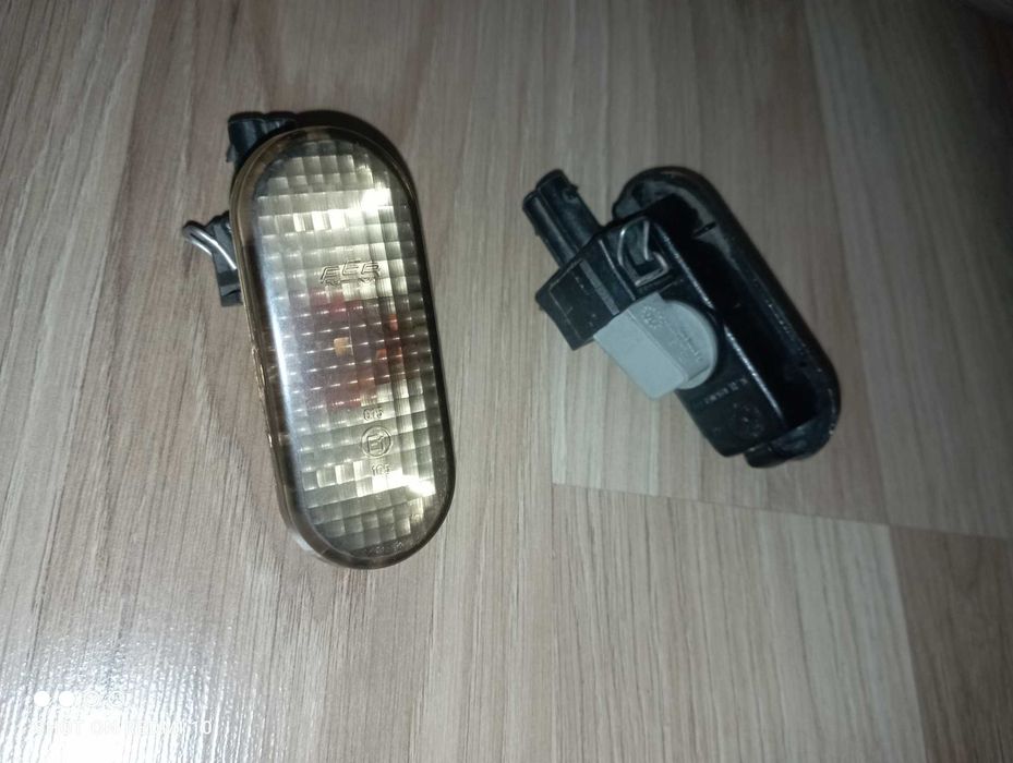 Semnalizări laterale VW Golf IV