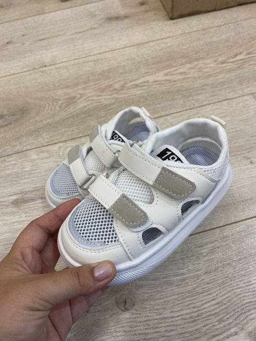 Классные детские кроссовки летние