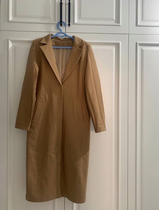 Пальто цвета кэмэл