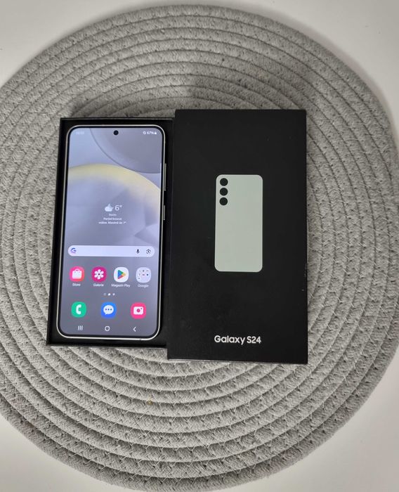 Samsung Galaxy S24 alb, 128 GB. impecabil, liber de retea, la cutie