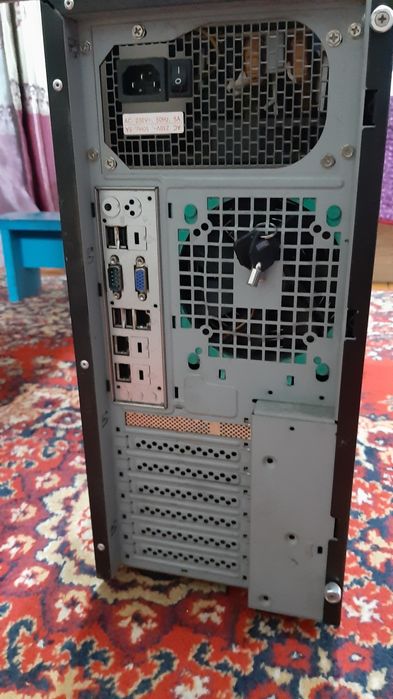 Продам системный блок серверный