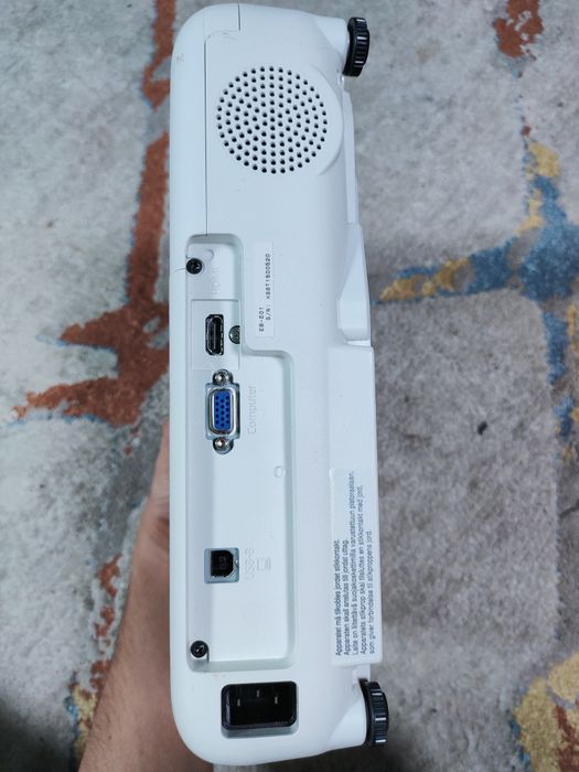 Проектор Epson EB-E01