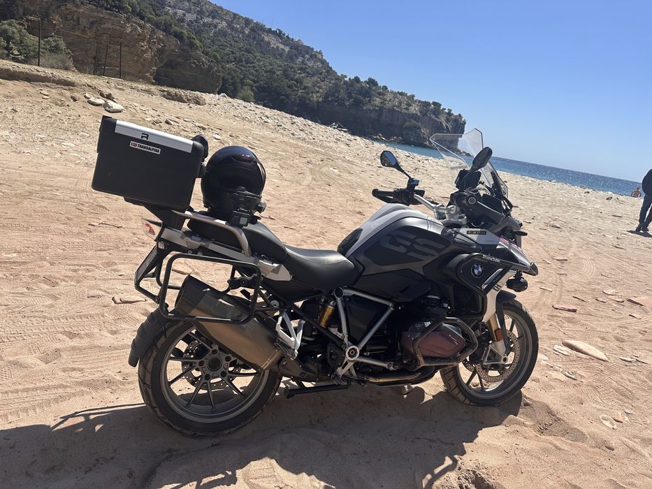 Se vinde.   BMW GS 1250 Din anul 2021