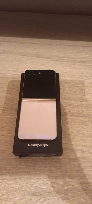 Vând Samsung Z Flip5