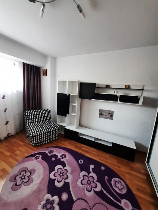 Închiriez garsonieră