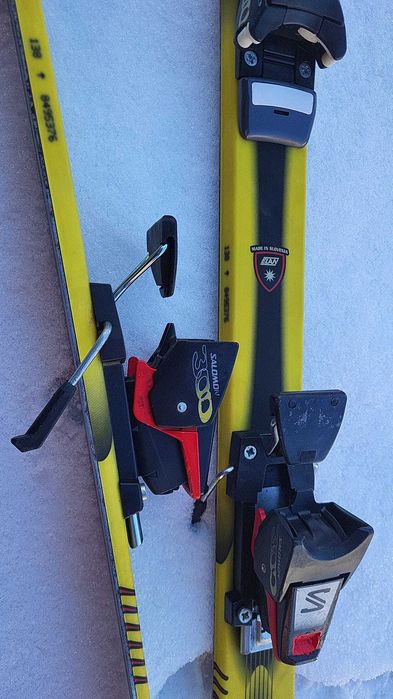 de vanzare schiuri lungimea 138 cm