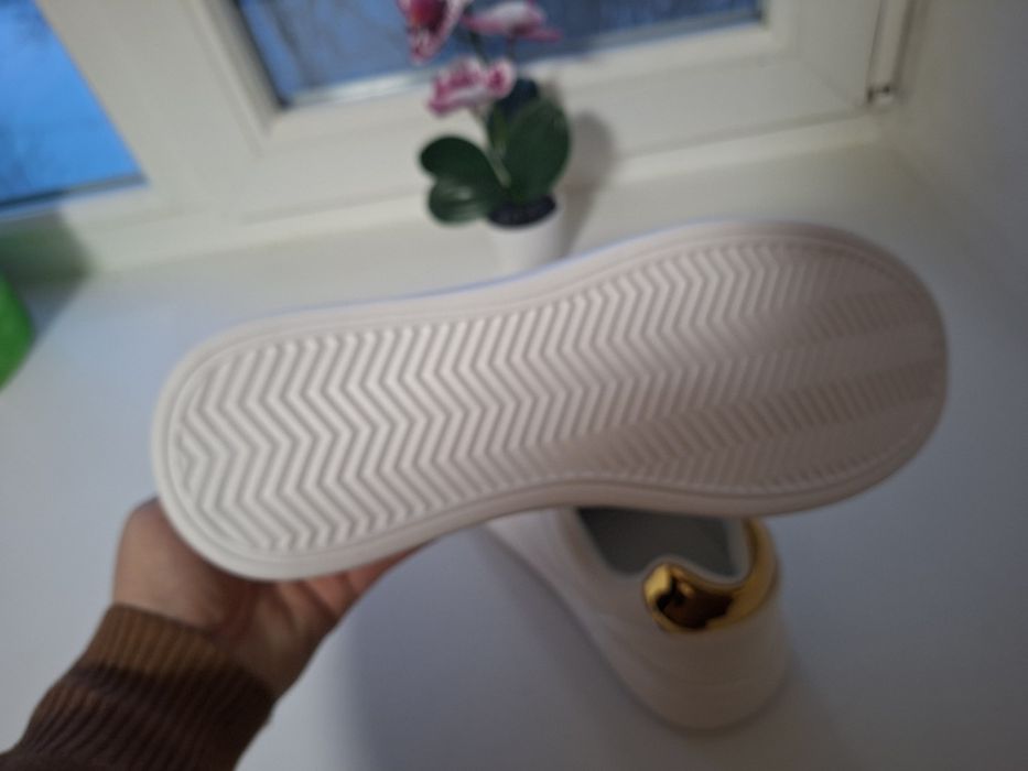 Кроссовки летние