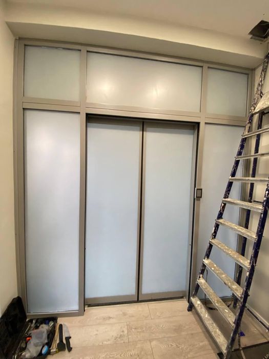 Раздвижные окна, двери, витражи.