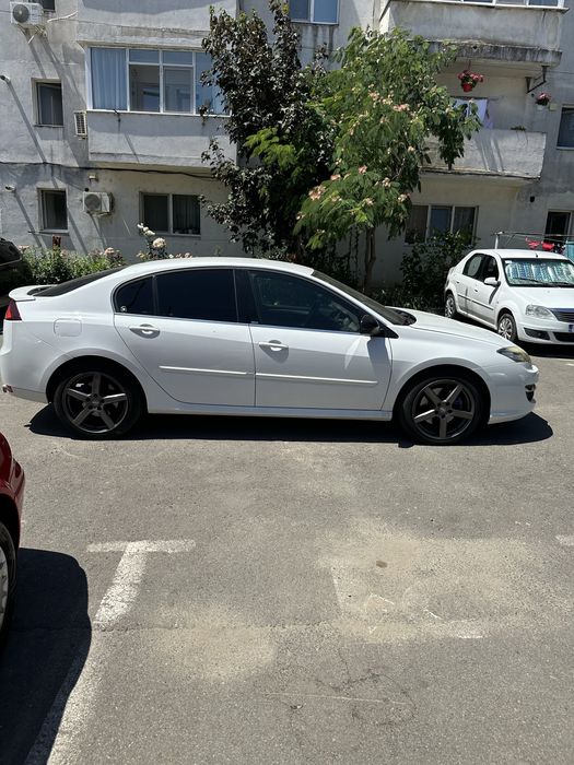Renault laguna 3 avariat