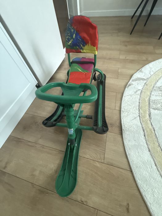 Зеленые санки для детей