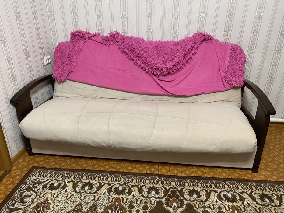Диванв хорошем состоянии