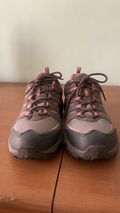 Треккинговые ботинки женские