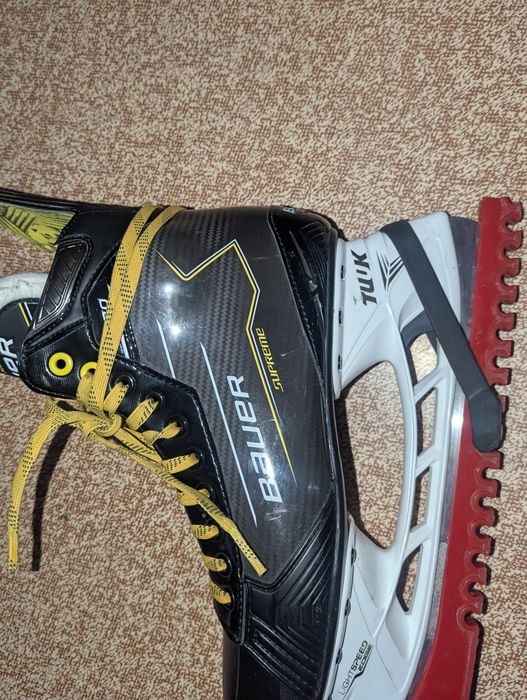 Продам коньки BAUER SUPREME M30  в отличном состоянии