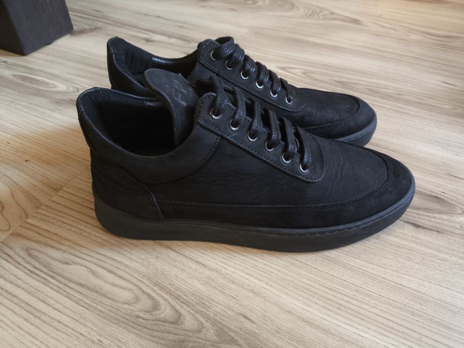 Два чифта обувки