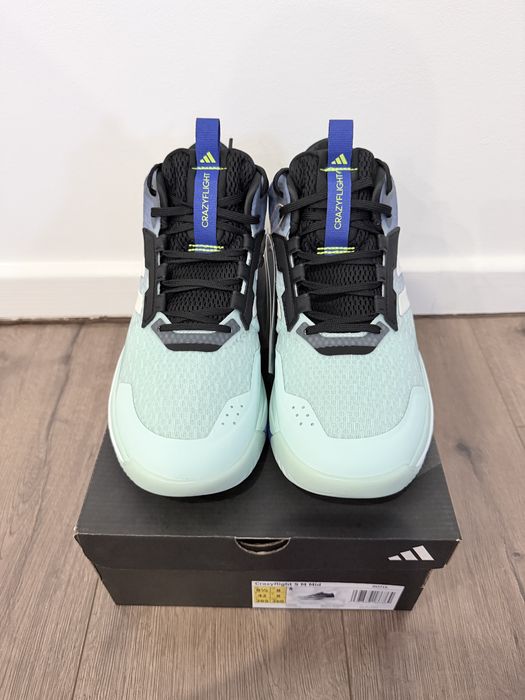 Adidas Crazyflight 5 M Mid (modelul IH7719)