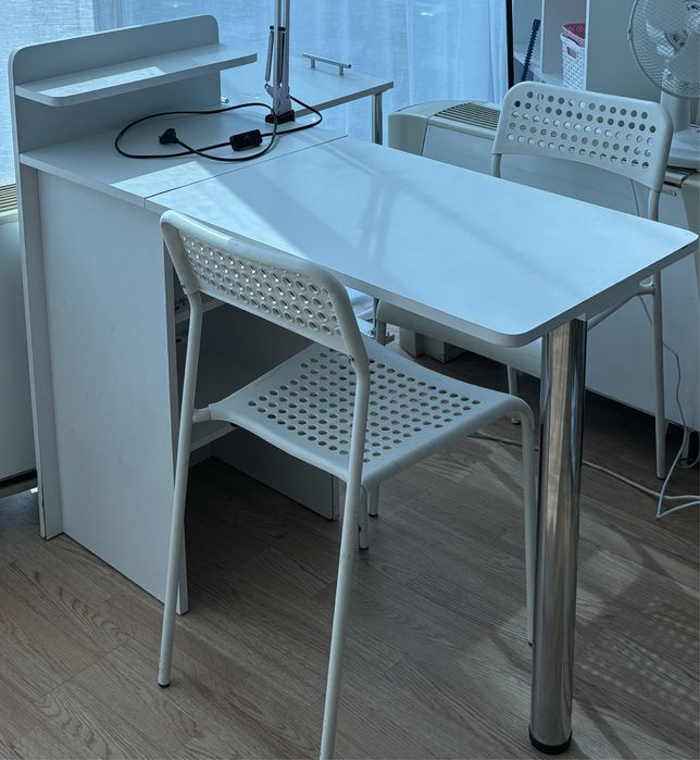 Продам маникюрный стол