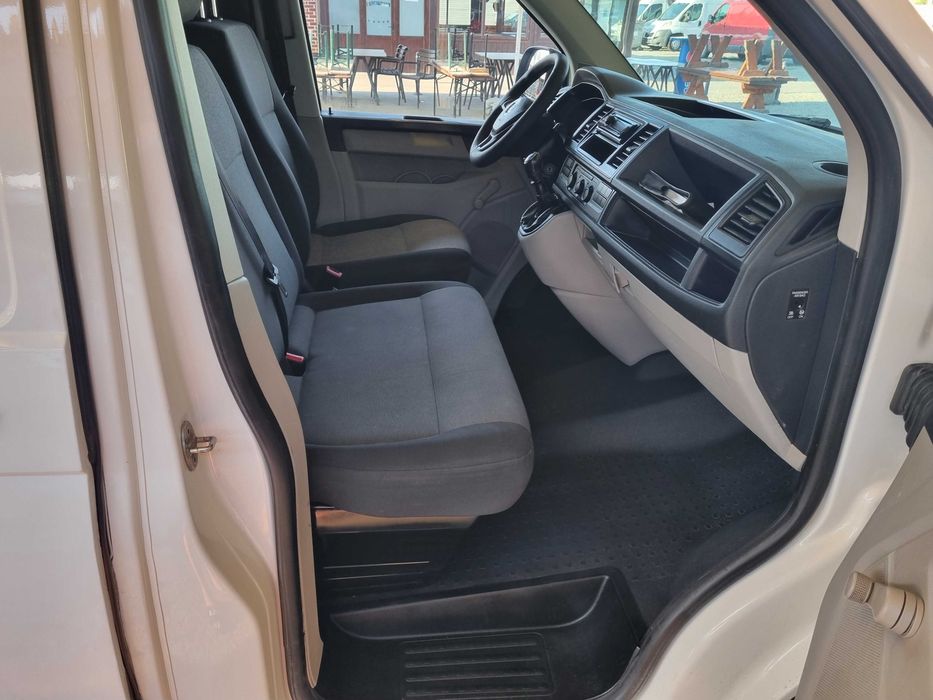 VW Transporter T6 2.0 TDI