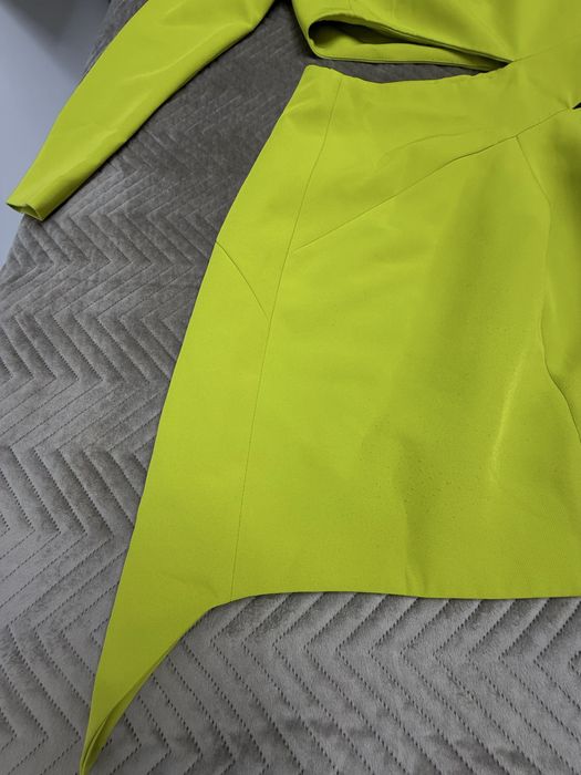 Ефектна дамска рокля Cliche с едно рамо – лайм