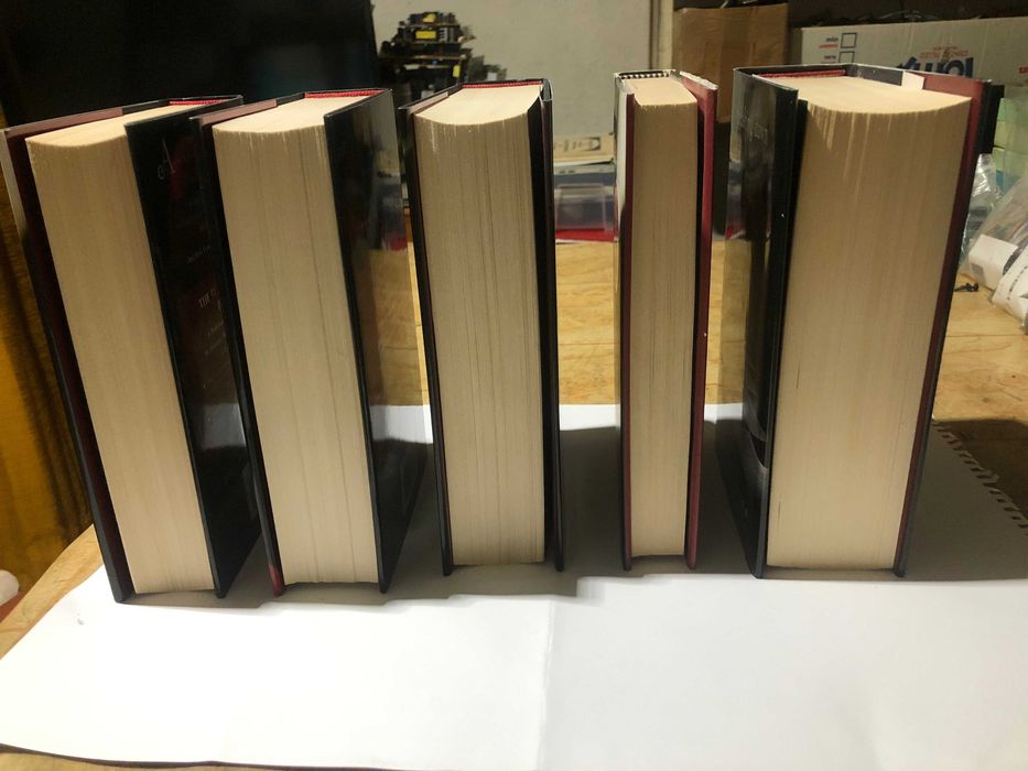 Trilogia : THE TWILIGHT SAGA (Twilight - New Moon - Eclipse - Breaking Dawn) autor : Stephenie Meyer