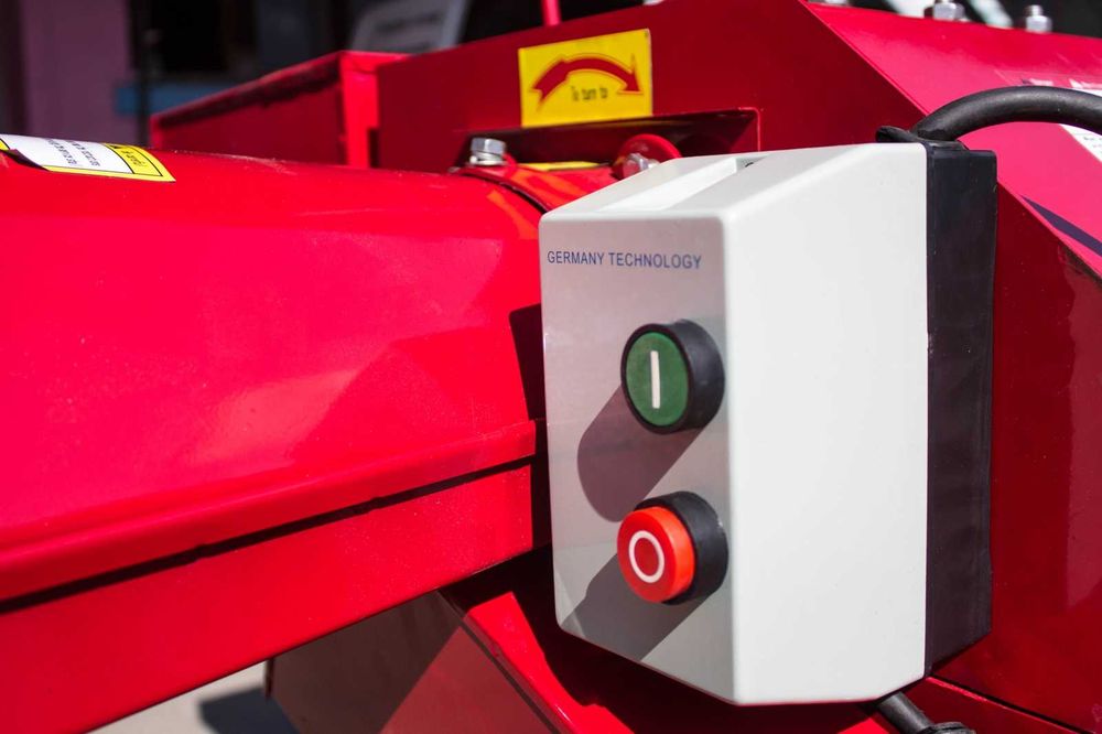 Tocator de furaje si cereale 400-30 cu turbina si ciclon, motor inclus Productivitate furaje	400 – 1000 kg/ora