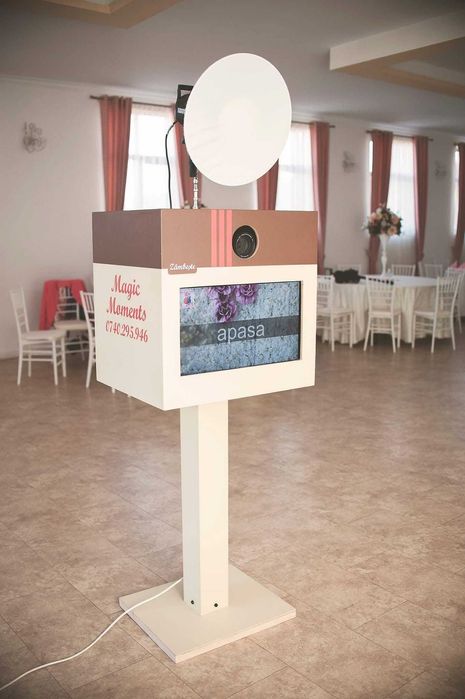 Cabina Foto (Photobooth) complet echipata cu fundaluri si accesorii