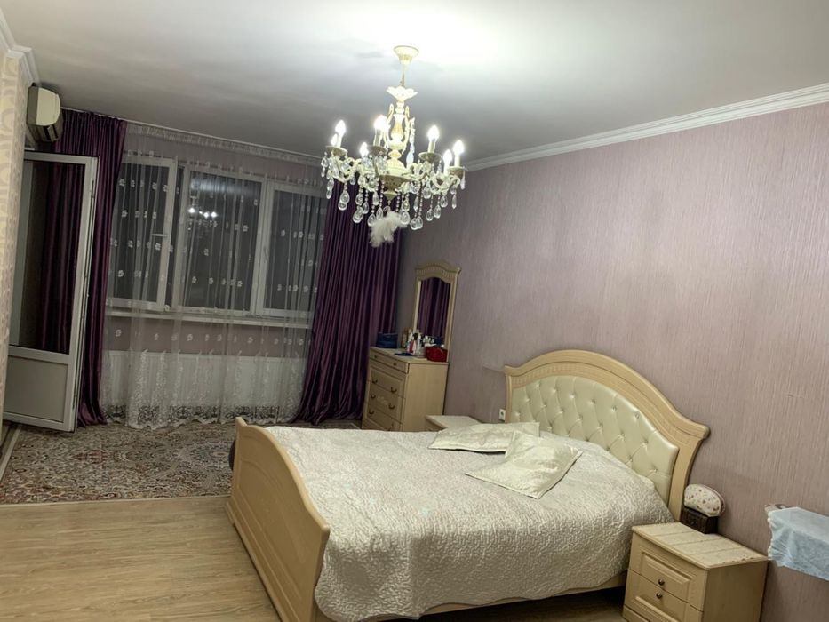 Продам спальный гарнитур