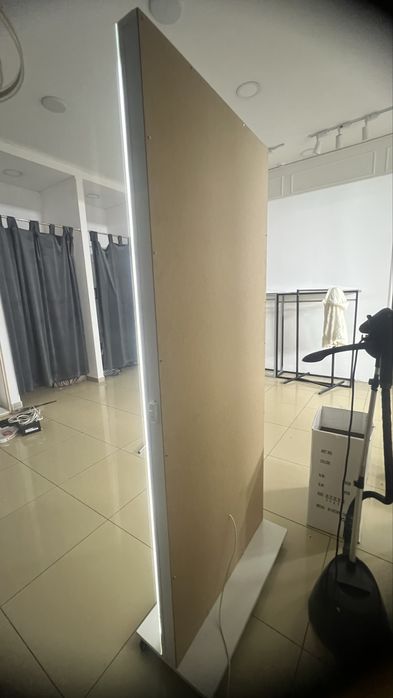 Зерколо продам.  С подсветкой.        .           .