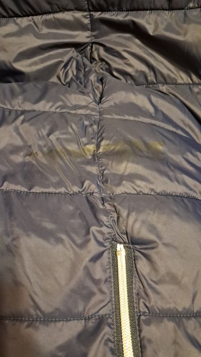 Vestă matlasată pe talie