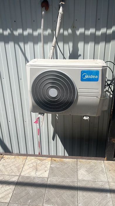 Кондиционер Midea
