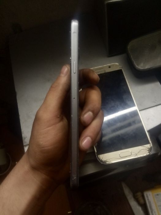 Продам 2 телефона