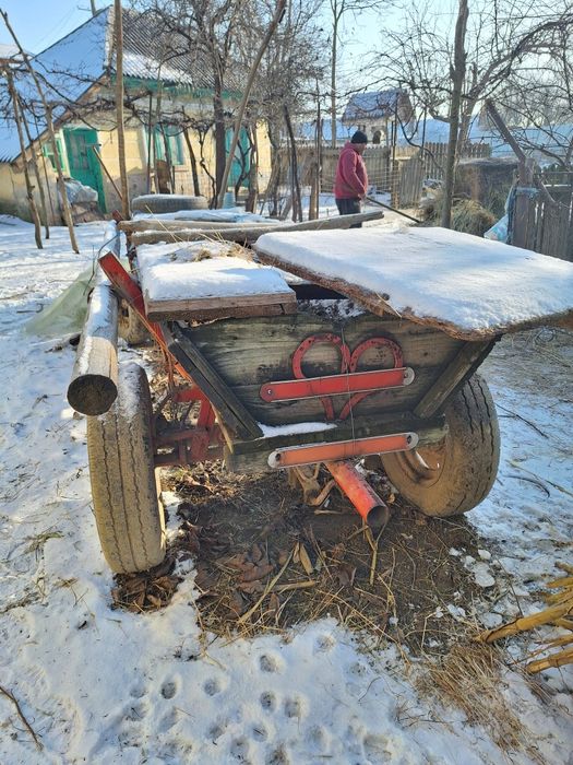 Vând căruță, stare bună
