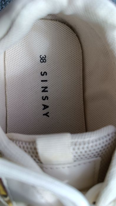 Дамски бежови обувки Sinsay