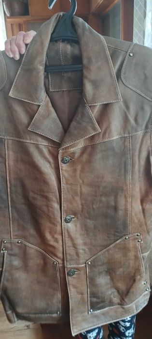 Кожено яке запазено