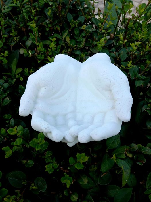 Бетонова фигурка-ръце