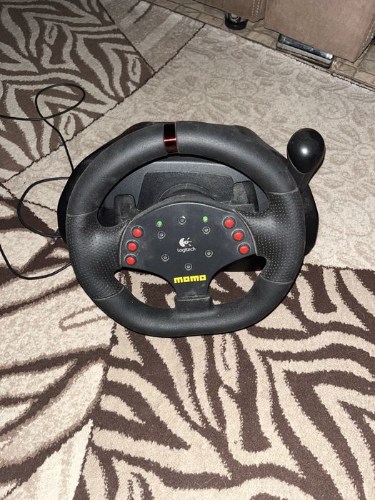 игровой руль Logitech MOMO Racing