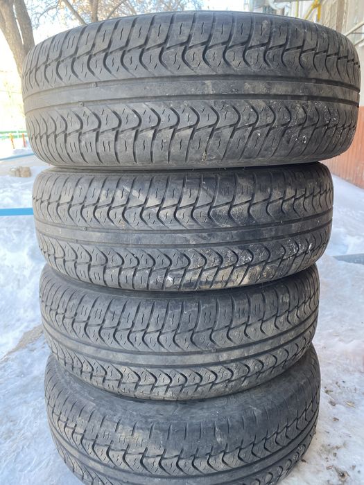 Продам комплект летних резин 215/65/16