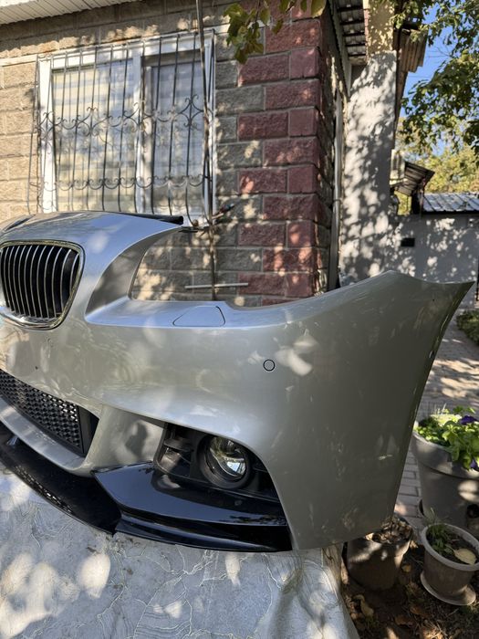 Передний бампер bmw f10