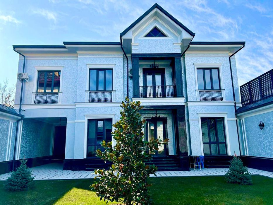 Продается шикарный дом в самом центре города