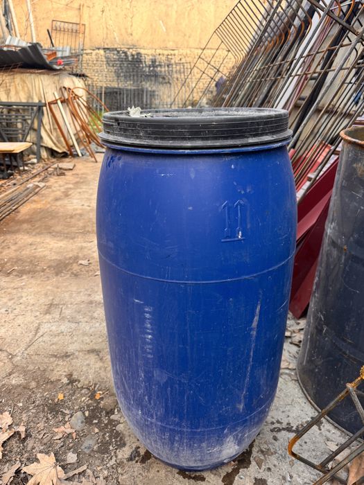 Бочка сотилади пластмас ва темир 2 та