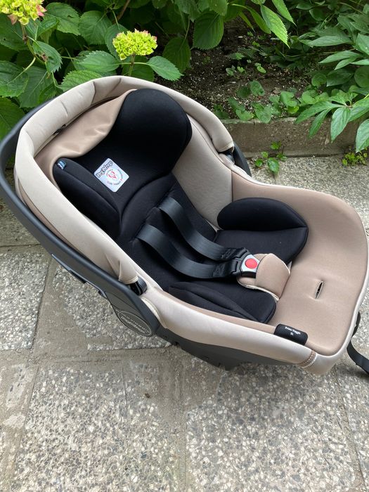 Бебешка бежова количка Peg Perego