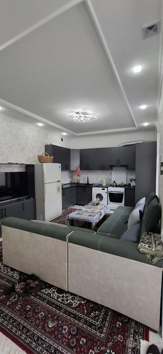 Сергели срочно сотилади
5 xona
1.3 sotok
Narxi : 90 000 $

+998