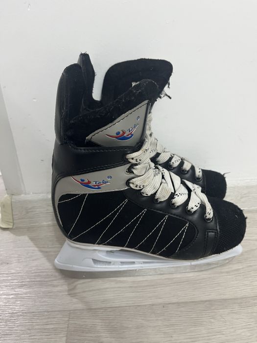 Коньки хоккейные