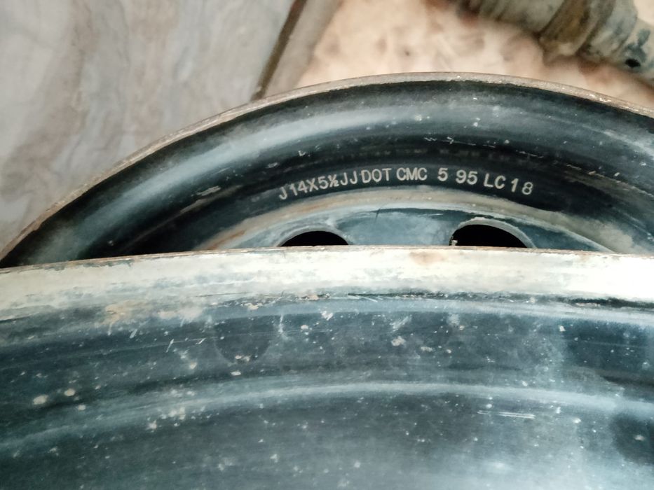 Продам 4 диска на 14 размер  5*114/3