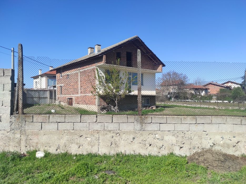 Къща в село Братаница