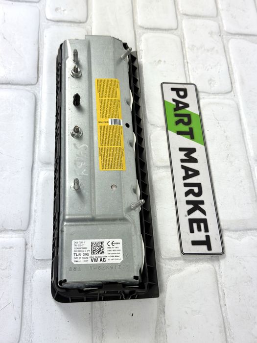 Airbag крака AUDI A4 B9 A5 F5 8W0880842D