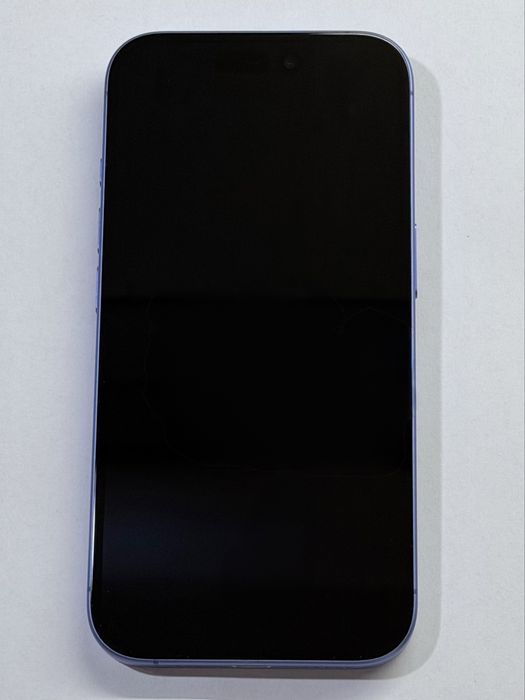 iPhone 16 Ultramarine 90% battery