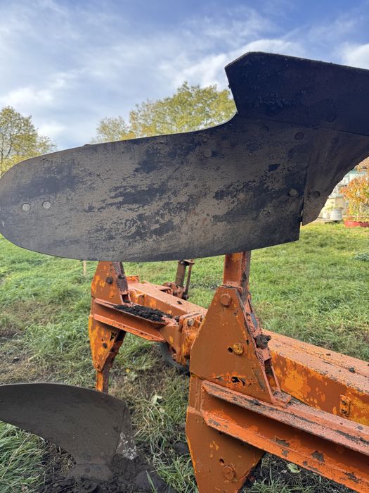 Vând Plug huard 3+1 sau schimb