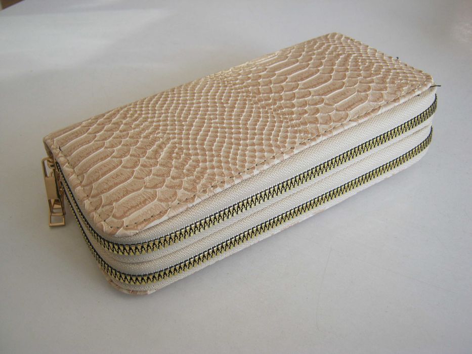 Дамски портмоне, Портфейл