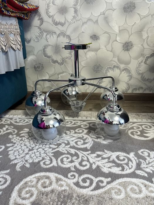 Люстра в отличном состоянии