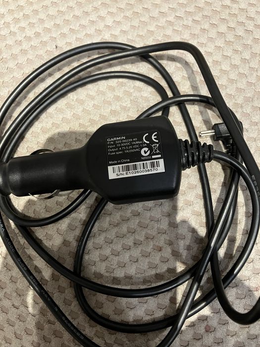 Навигация Garmin nüvi 1200 GPS с оригинално зарядно